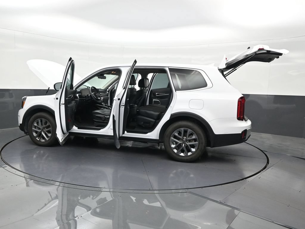 Used 2024 Kia Telluride LX FWD image 35