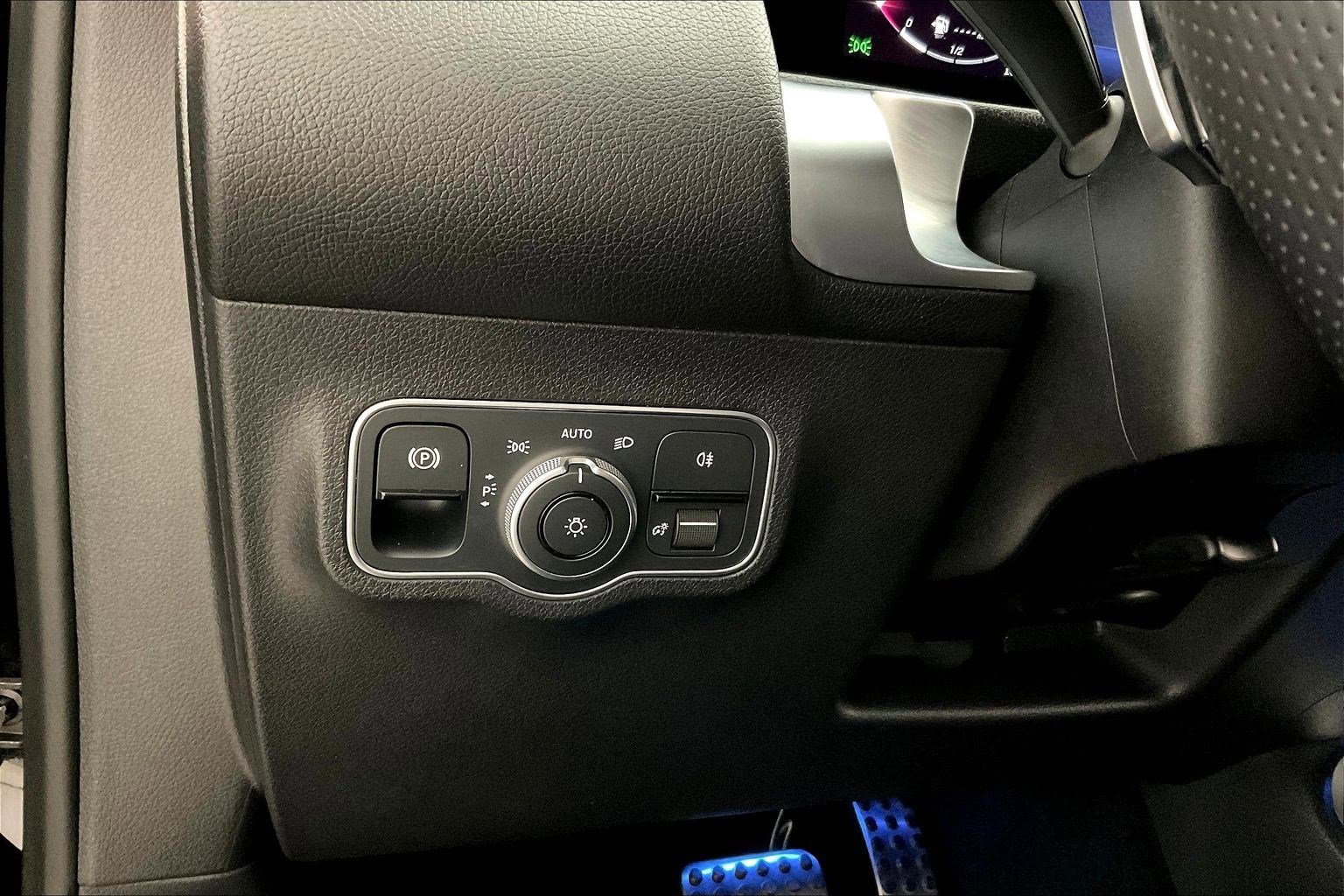 Certified 2024 Mercedes-Benz GLB 250 image 37