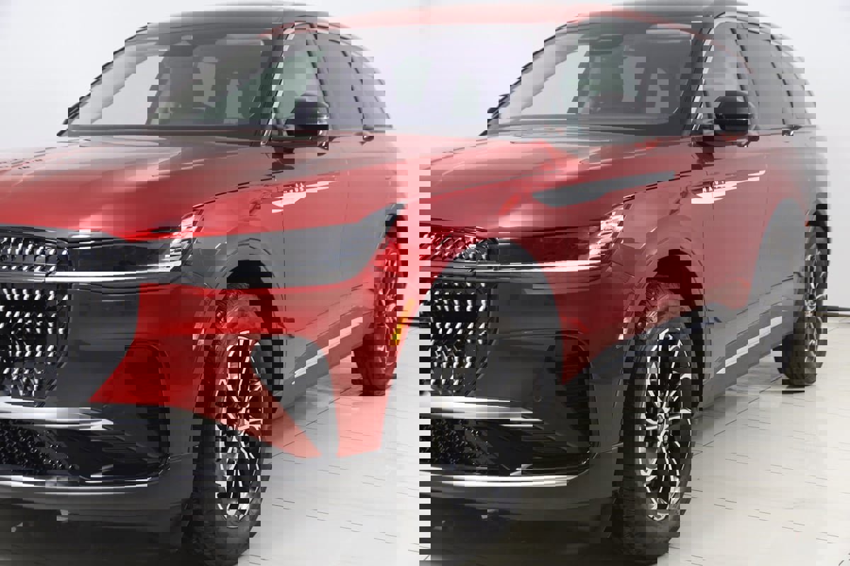 Used 2025 Lincoln Nautilus Premier image 61