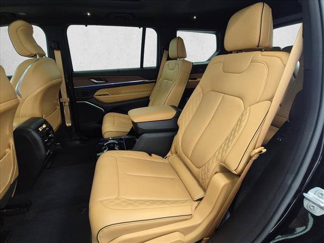 Used 2023 Jeep Grand Cherokee L Summit w/ Advanced Protech Group IV AWD/4WD image 22