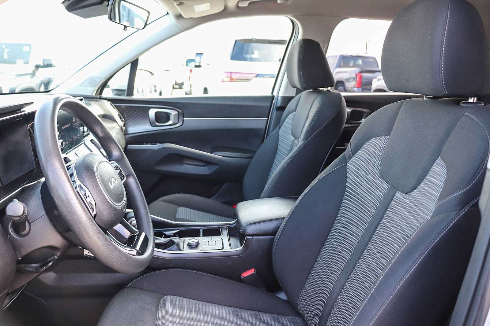Used 2022 Kia Sorento LX FWD image 17