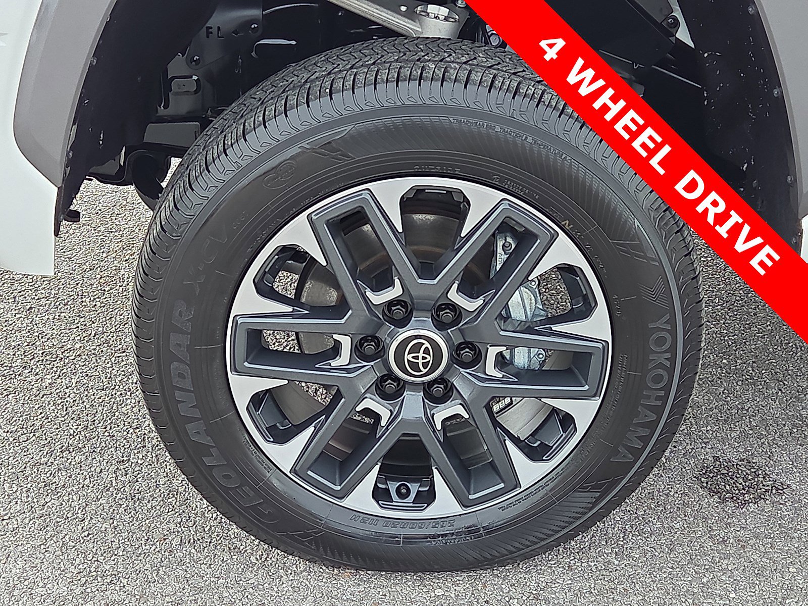 Used 2024 Toyota Tundra Limited w/ Power Package image 7