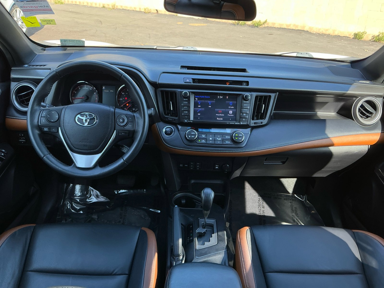 Used 2016 Toyota RAV4 SE w/ Advanced Technology Package image 15