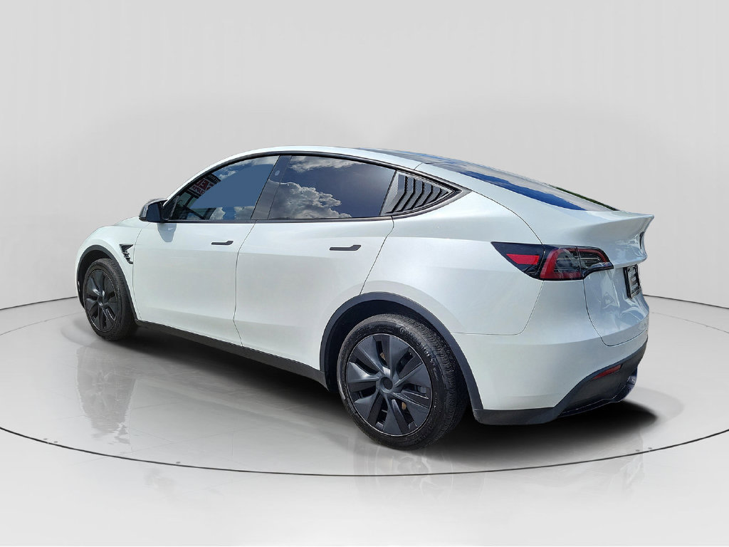 Used 2024 Tesla Model Y Long Range AWD/4WD image 5