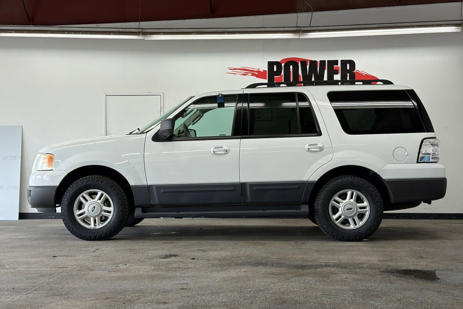 Used 2005 Ford Expedition XLT image 6
