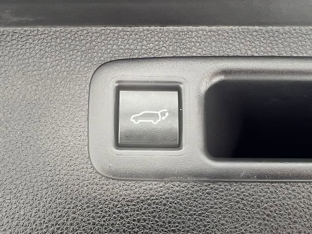 Used 2022 Toyota Highlander XLE image 40