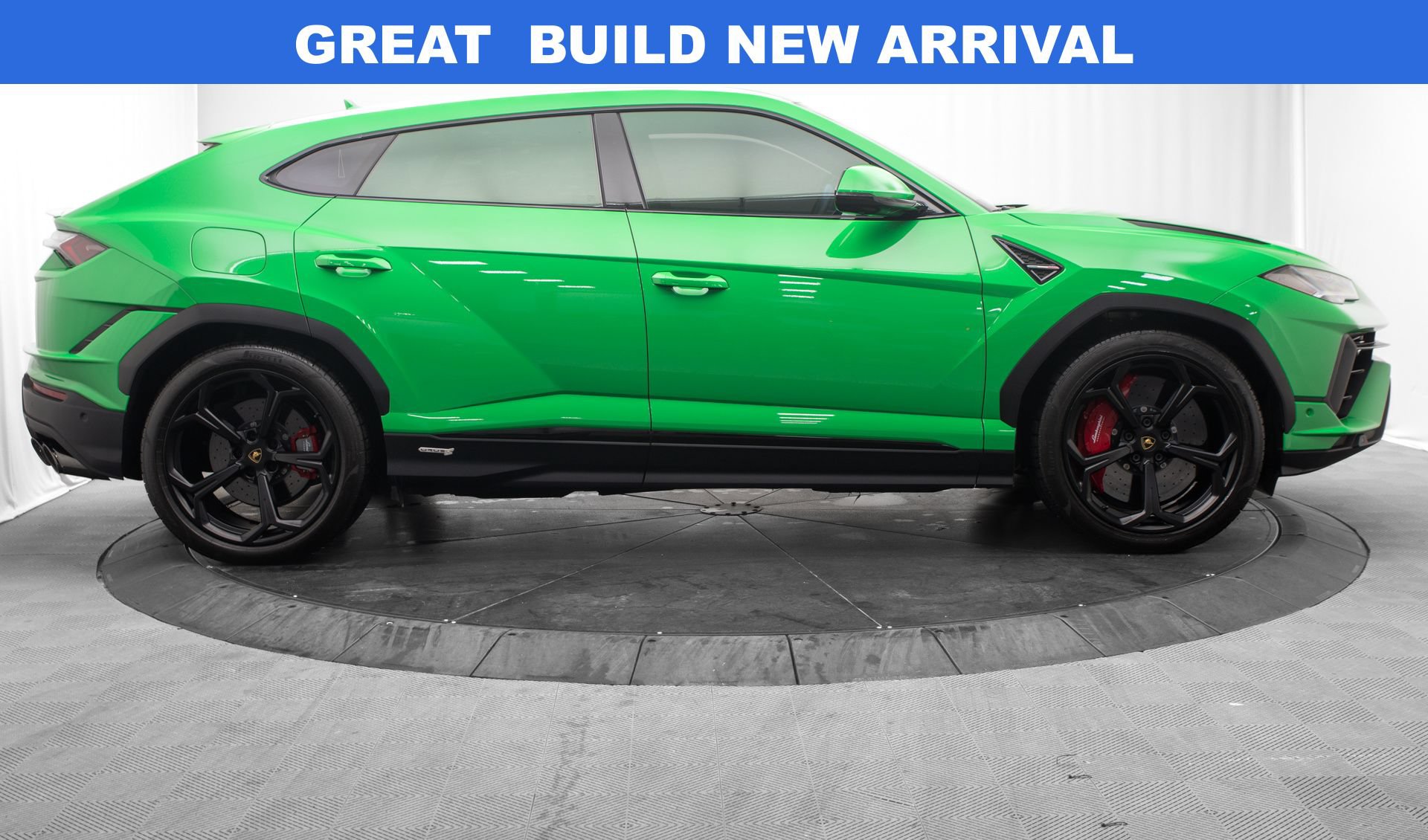 Used 2023 Lamborghini Urus S AWD/4WD image 2