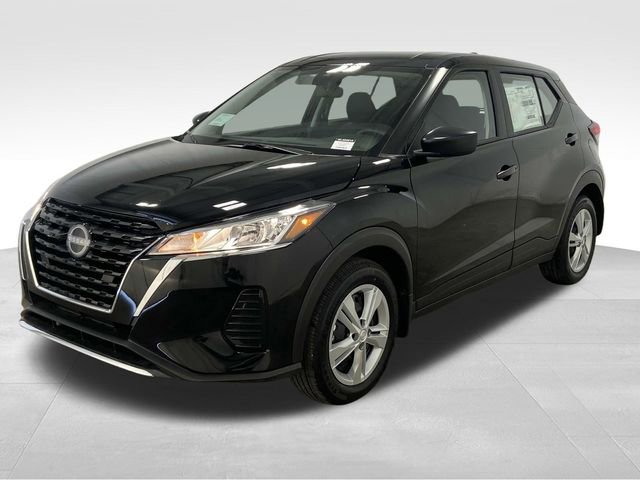 New 2025 Nissan Kicks Play S image 3