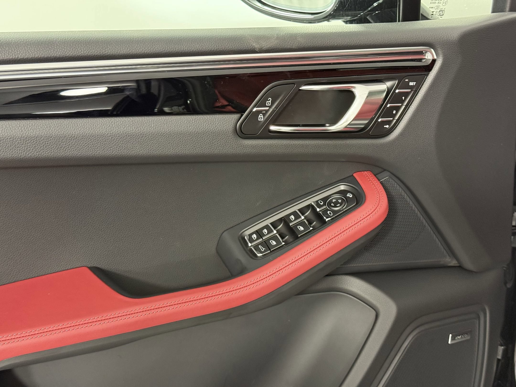 Certified 2026 Porsche Macan S AWD/4WD image 28