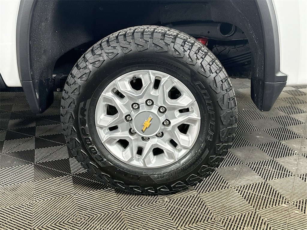 Used 2024 Chevrolet Silverado 2500 LT image 34