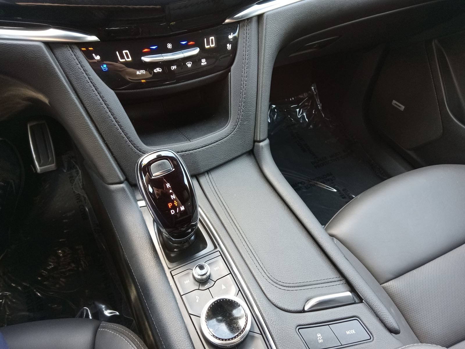 Used 2024 Cadillac XT6 Sport w/ LPO, ONYX Package AWD/4WD image 16