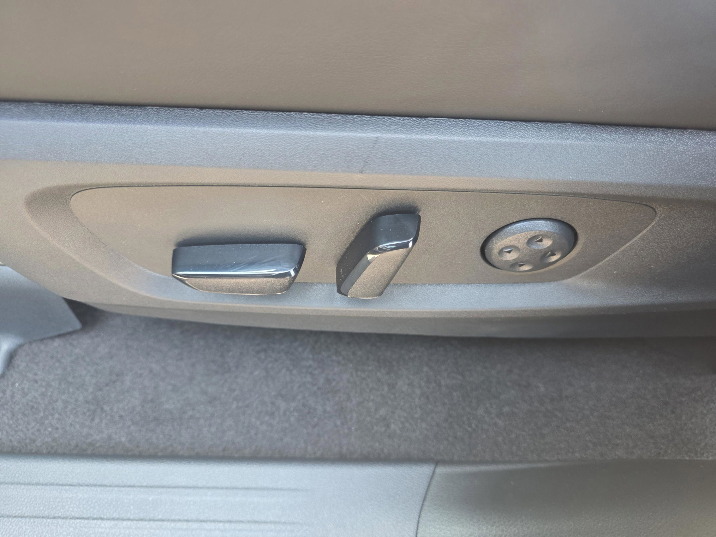 New 2027 INFINITI QX60 Luxe w/ Cargo Package FWD image 13