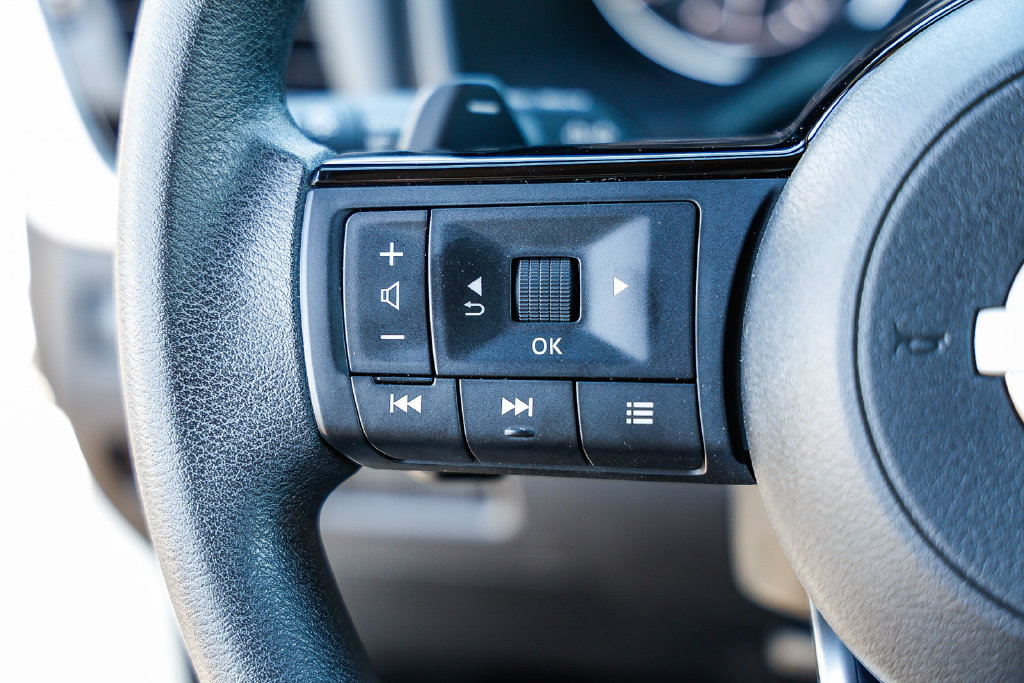 Used 2023 Nissan Rogue SV FWD image 45