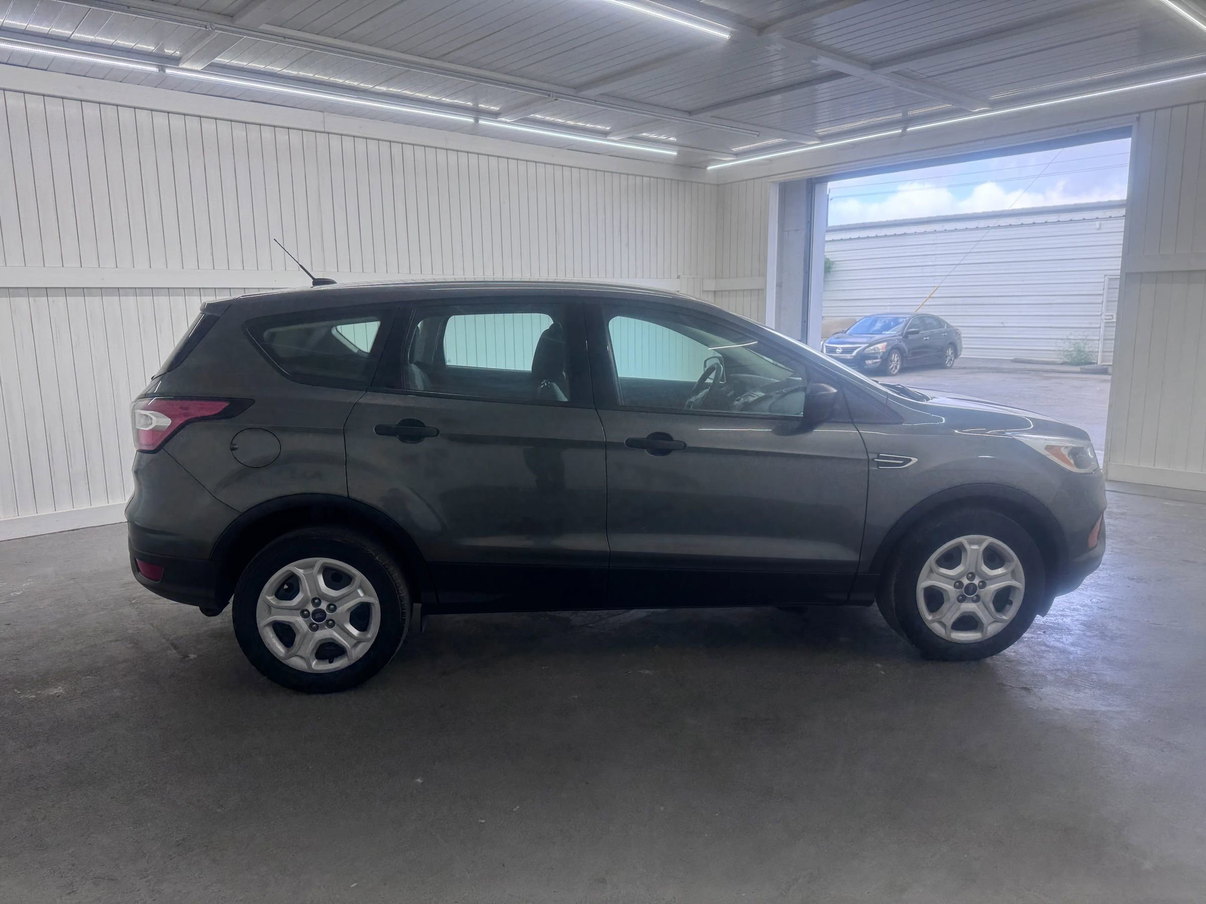 Used 2017 Ford Escape S FWD image 4