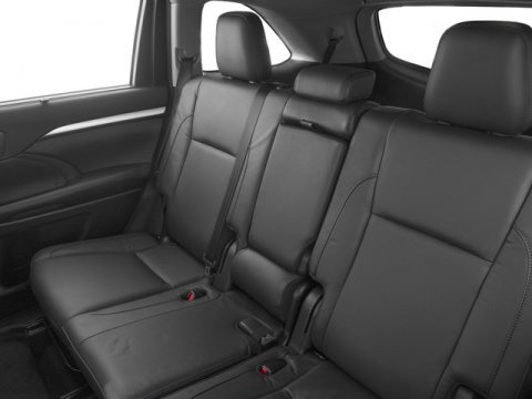 Certified 2017 Toyota Highlander XLE w/ Carpet Mat Package AWD/4WD image 14