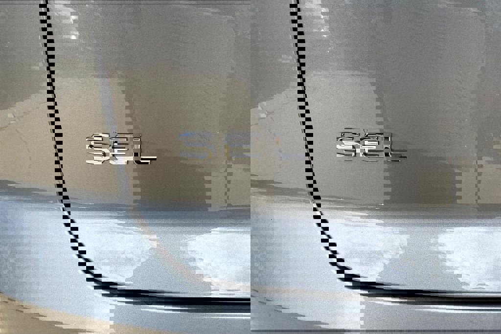 New 2025 Volkswagen Atlas Cross Sport SEL image 7