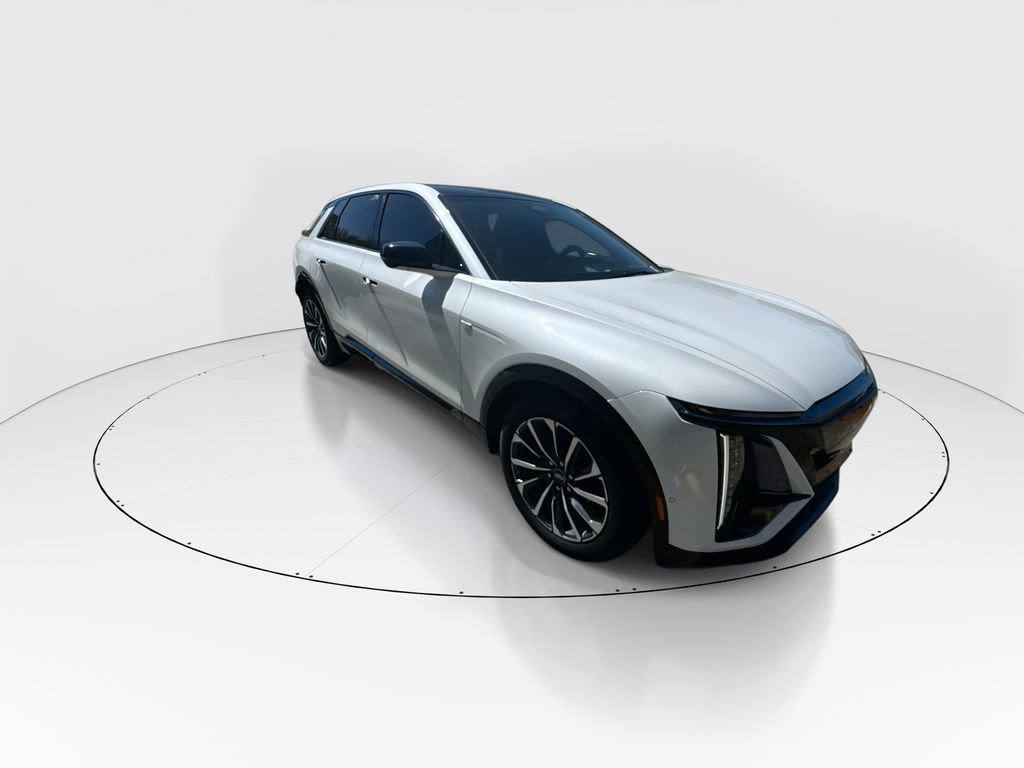 Used 2024 Cadillac Lyriq Sport image 2