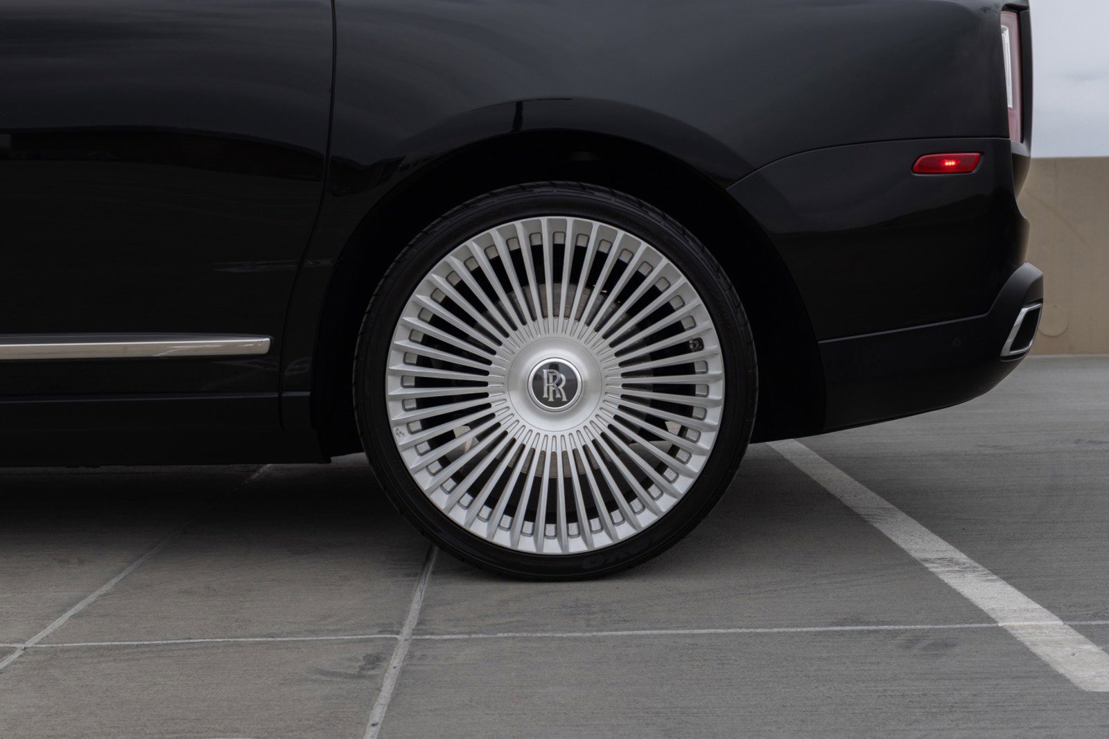 Used 2021 Rolls-Royce Cullinan image 11