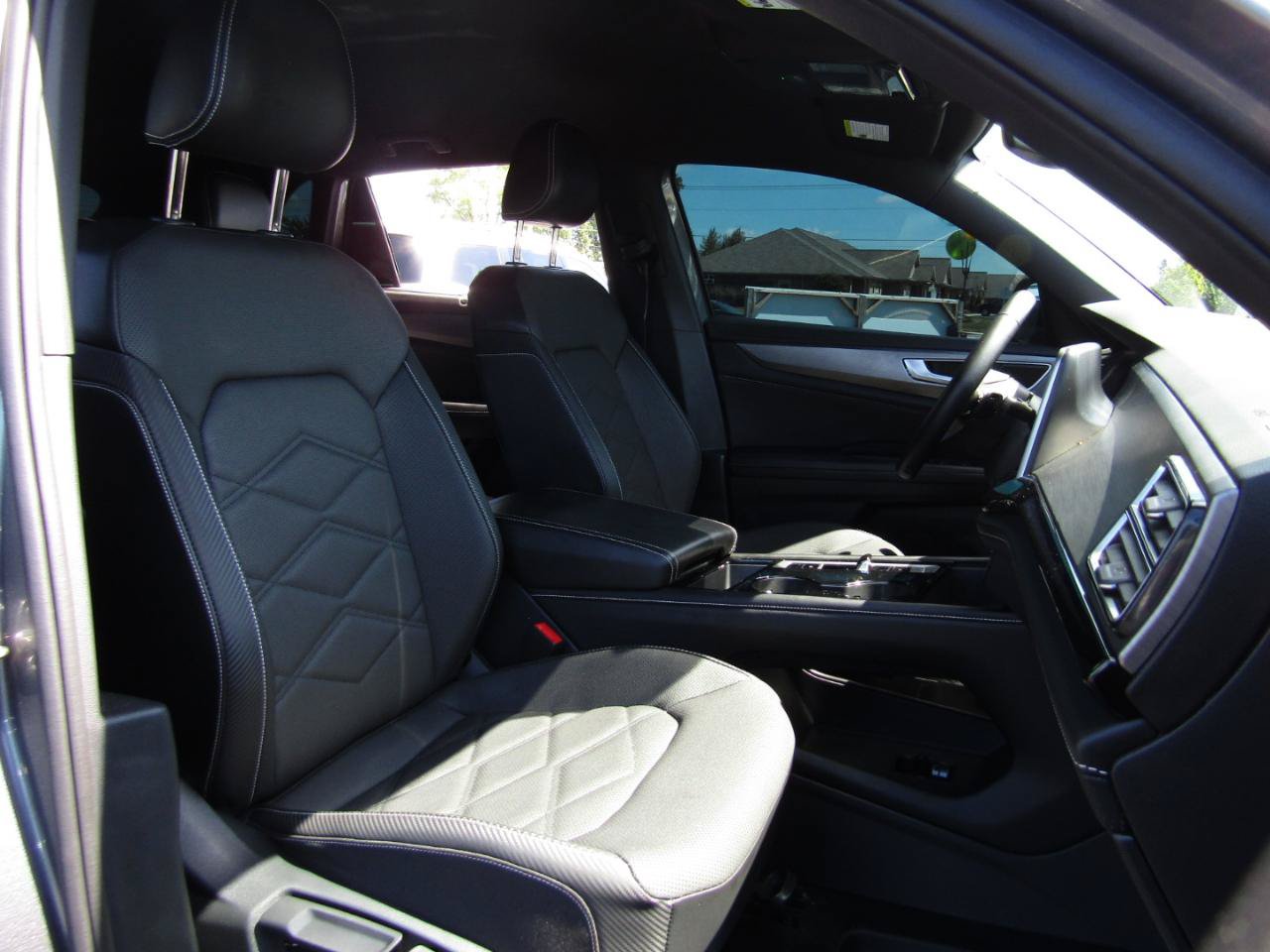 Used 2024 Volkswagen Atlas Cross Sport SE AWD/4WD image 25