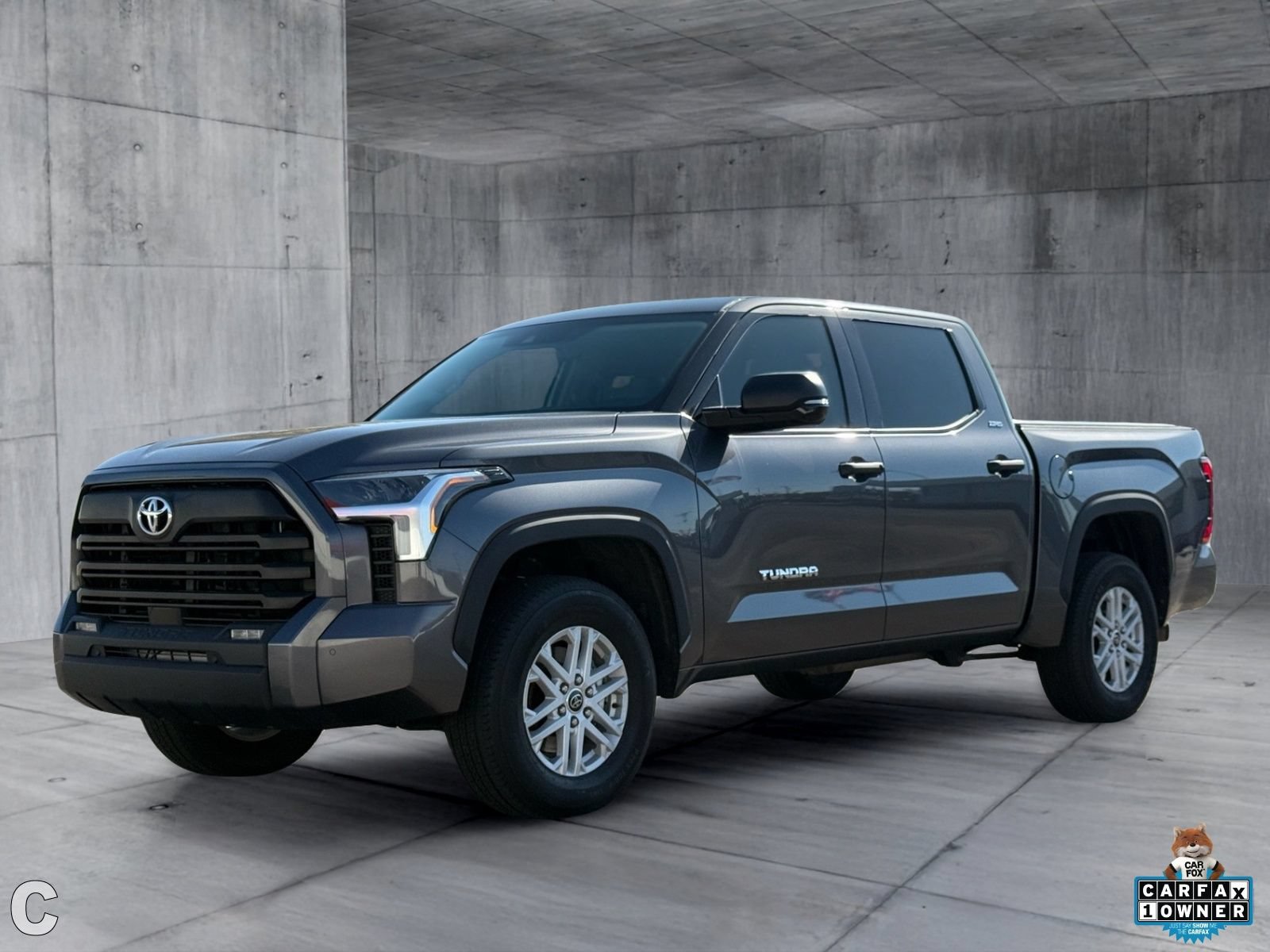 Used 2023 Toyota Tundra SR5 w/ SR5 Convenience Package AWD/4WD image 2