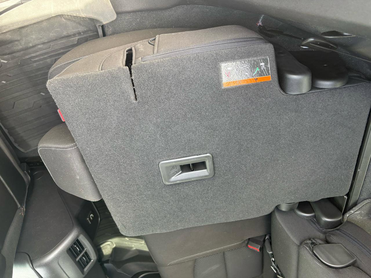 Used 2024 GMC Terrain SLE w/ Driver Convenience Package FWD image 54