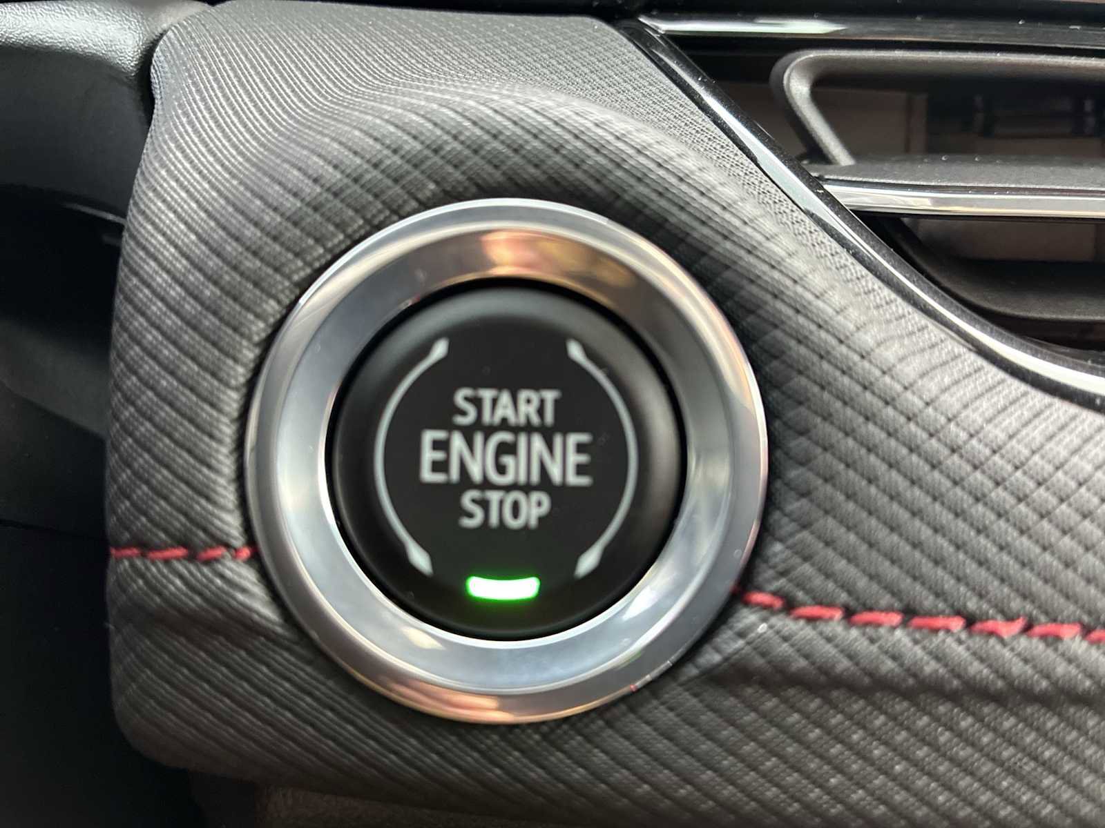 Used 2025 Chevrolet TrailBlazer RS w/ Convenience Package image 16