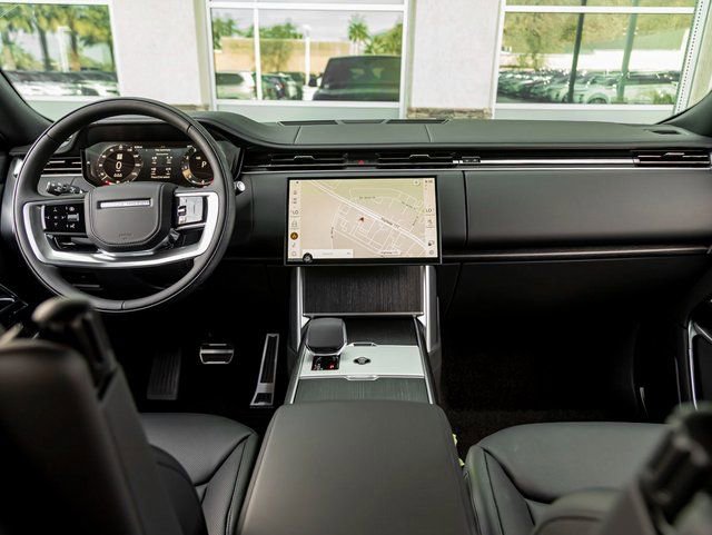 New 2026 Land Rover Range Rover SE image 17