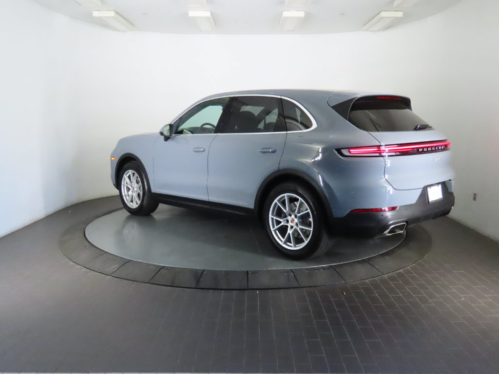 Certified 2026 Porsche Cayenne AWD/4WD image 3
