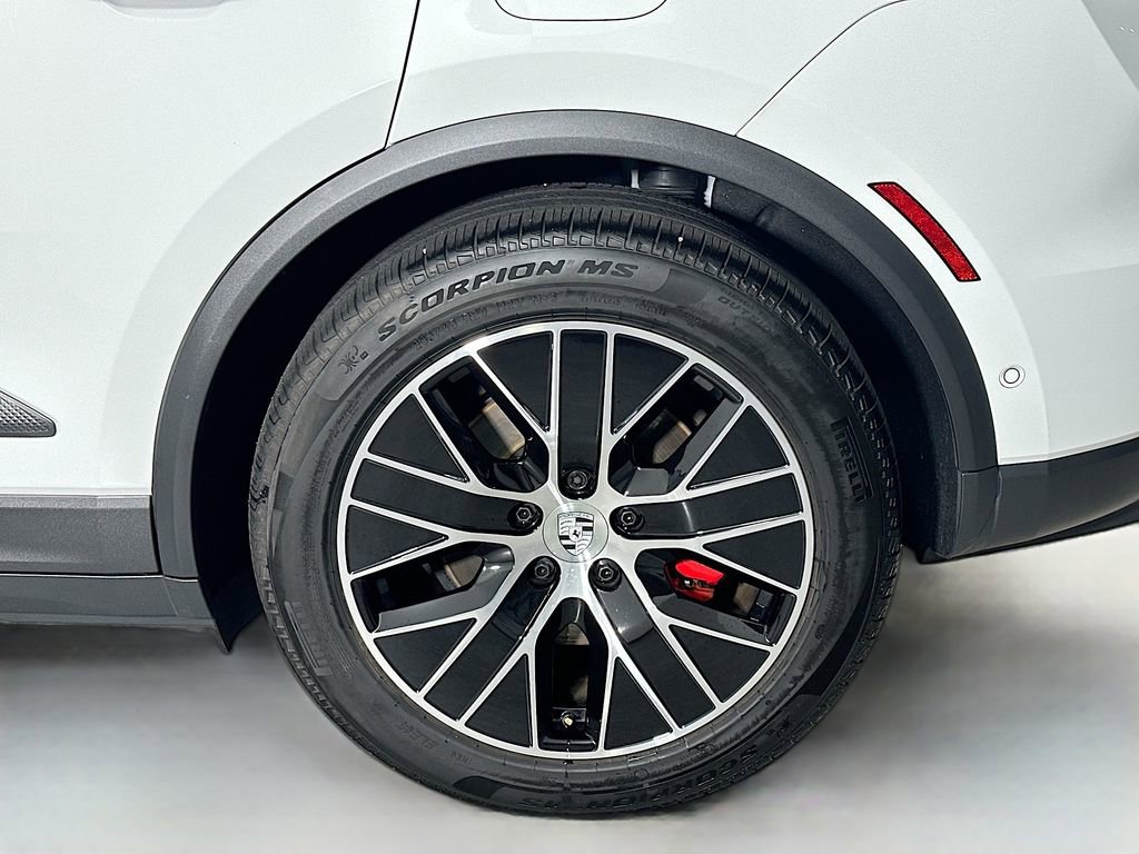 Used 2025 Porsche Macan 4S Electric image 33