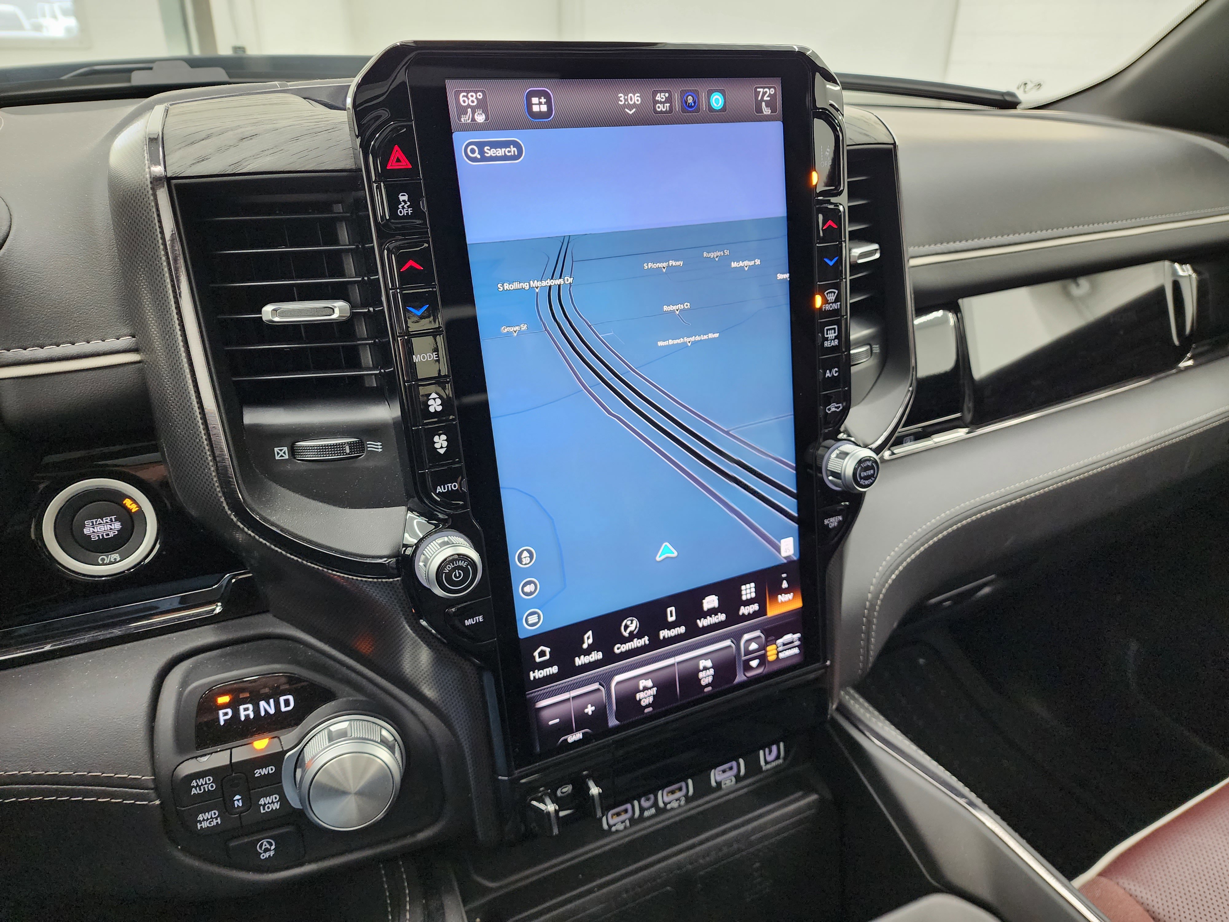 Used 2025 RAM 1500 Limited AWD/4WD image 11