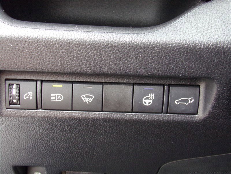 Used 2022 Toyota RAV4 SE image 50