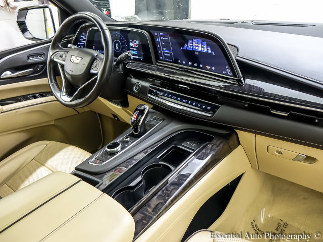 Certified 2022 Cadillac Escalade Premium Luxury w/ LPO, Illumination Package AWD/4WD image 32