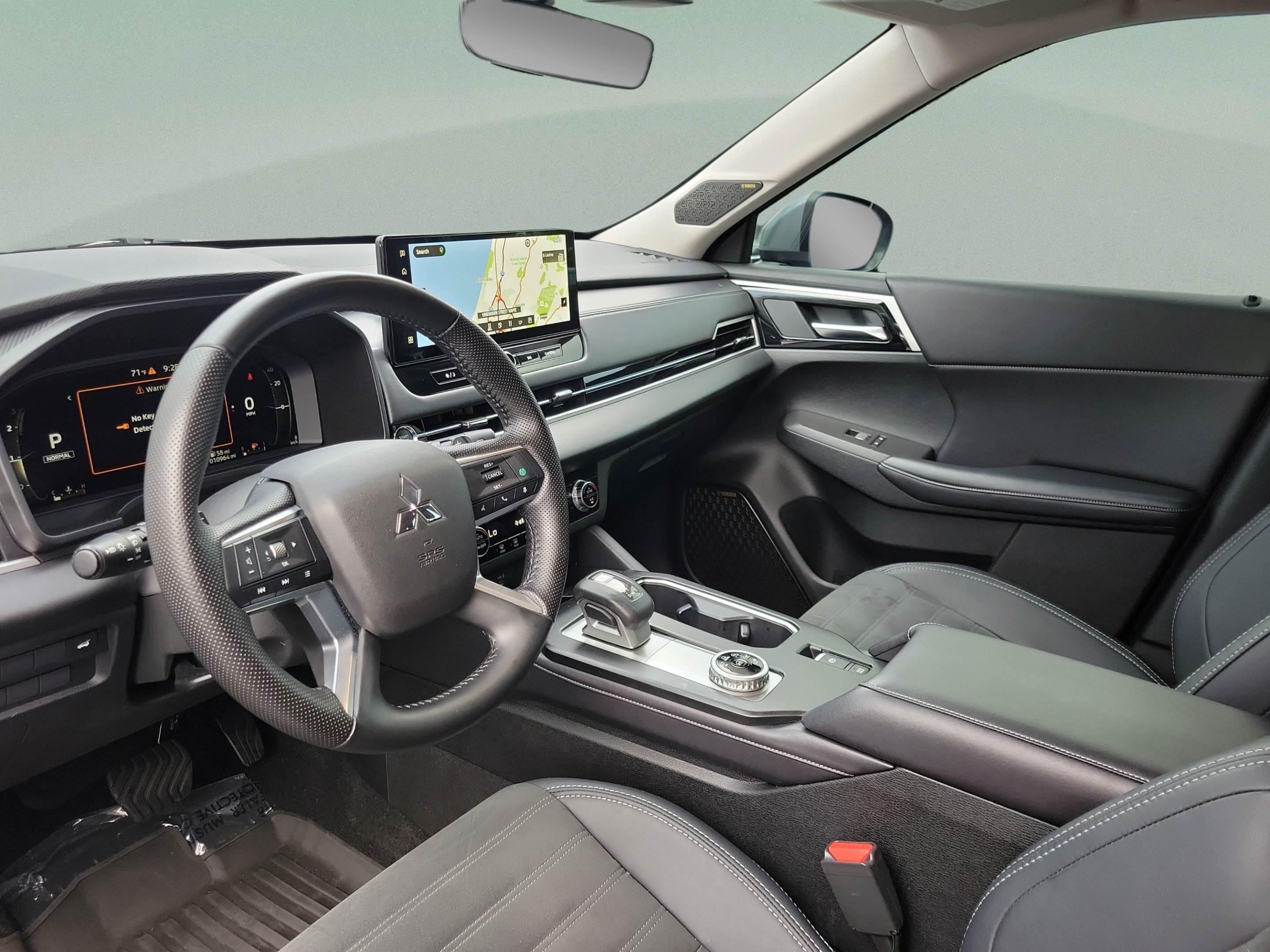 Used 2025 Mitsubishi Outlander SE FWD image 8