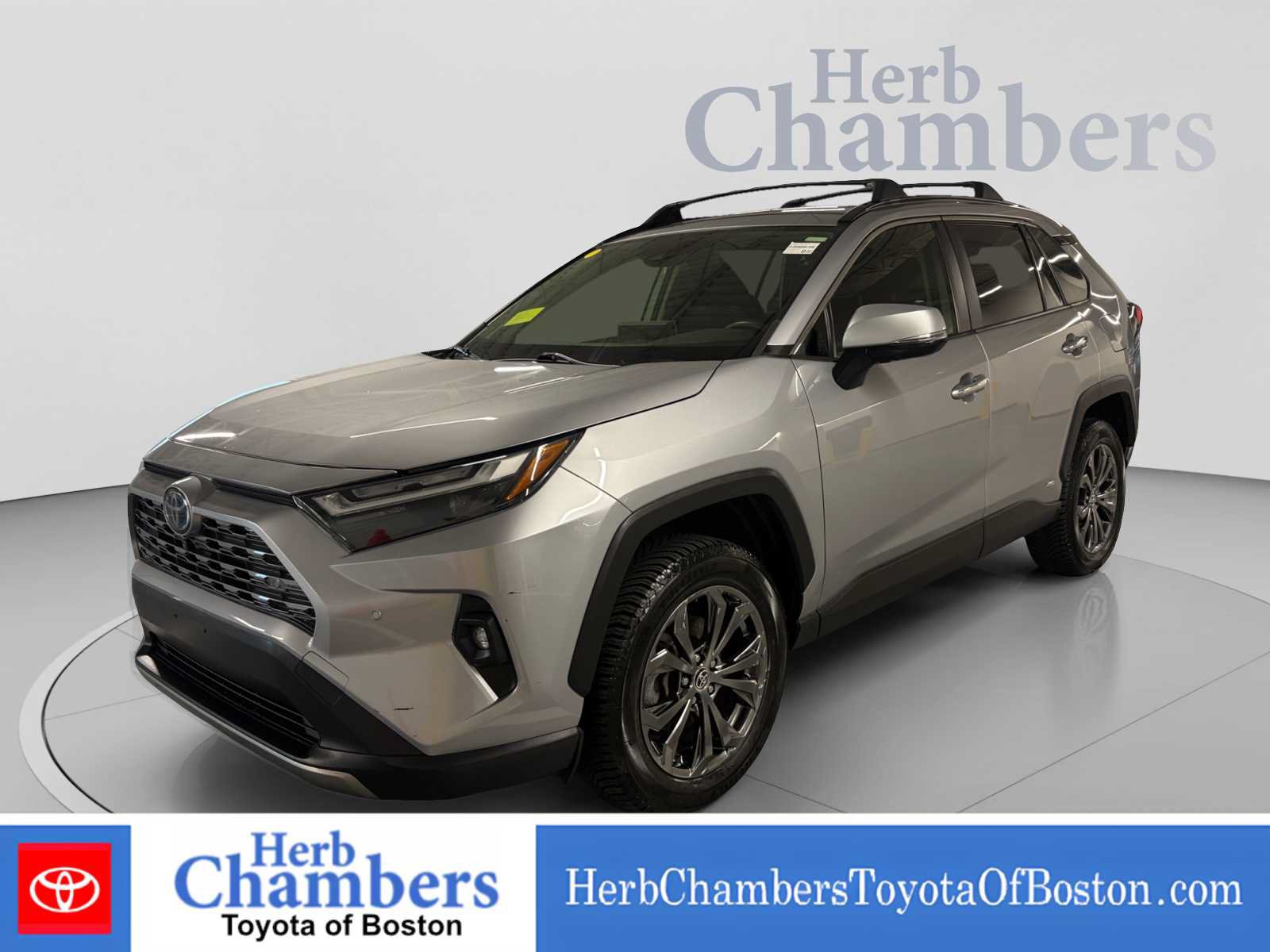 Used 2022 Toyota RAV4 Limited AWD/4WD image 10