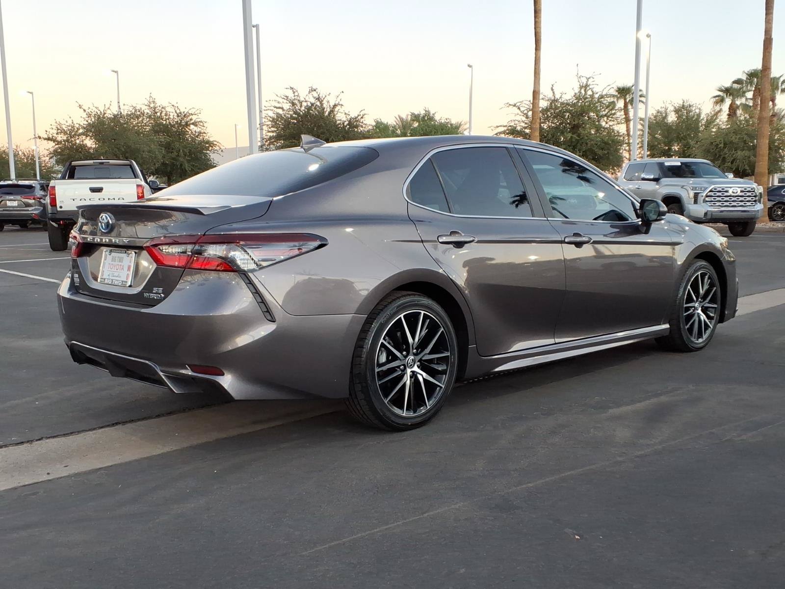 Used 2024 Toyota Camry SE FWD image 4
