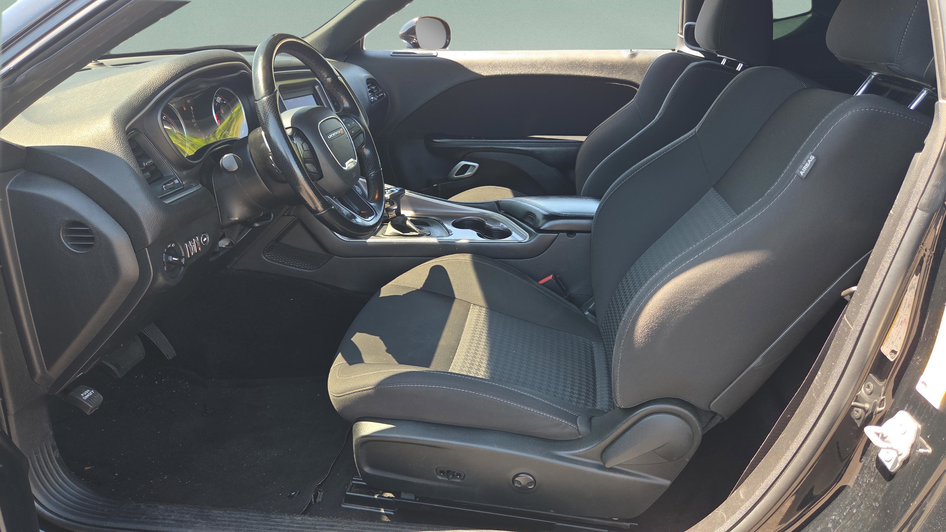 Used 2022 Dodge Challenger GT image 9