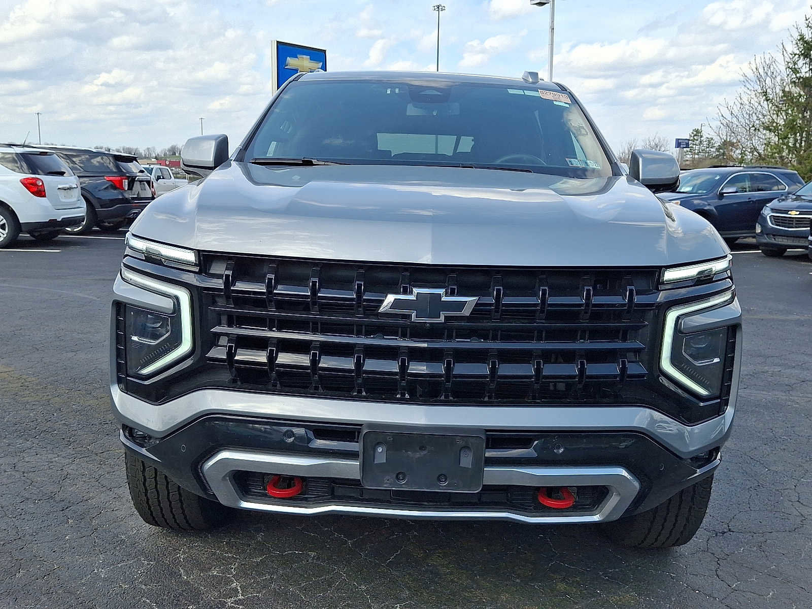 Used 2025 Chevrolet Suburban Z71 AWD/4WD image 2