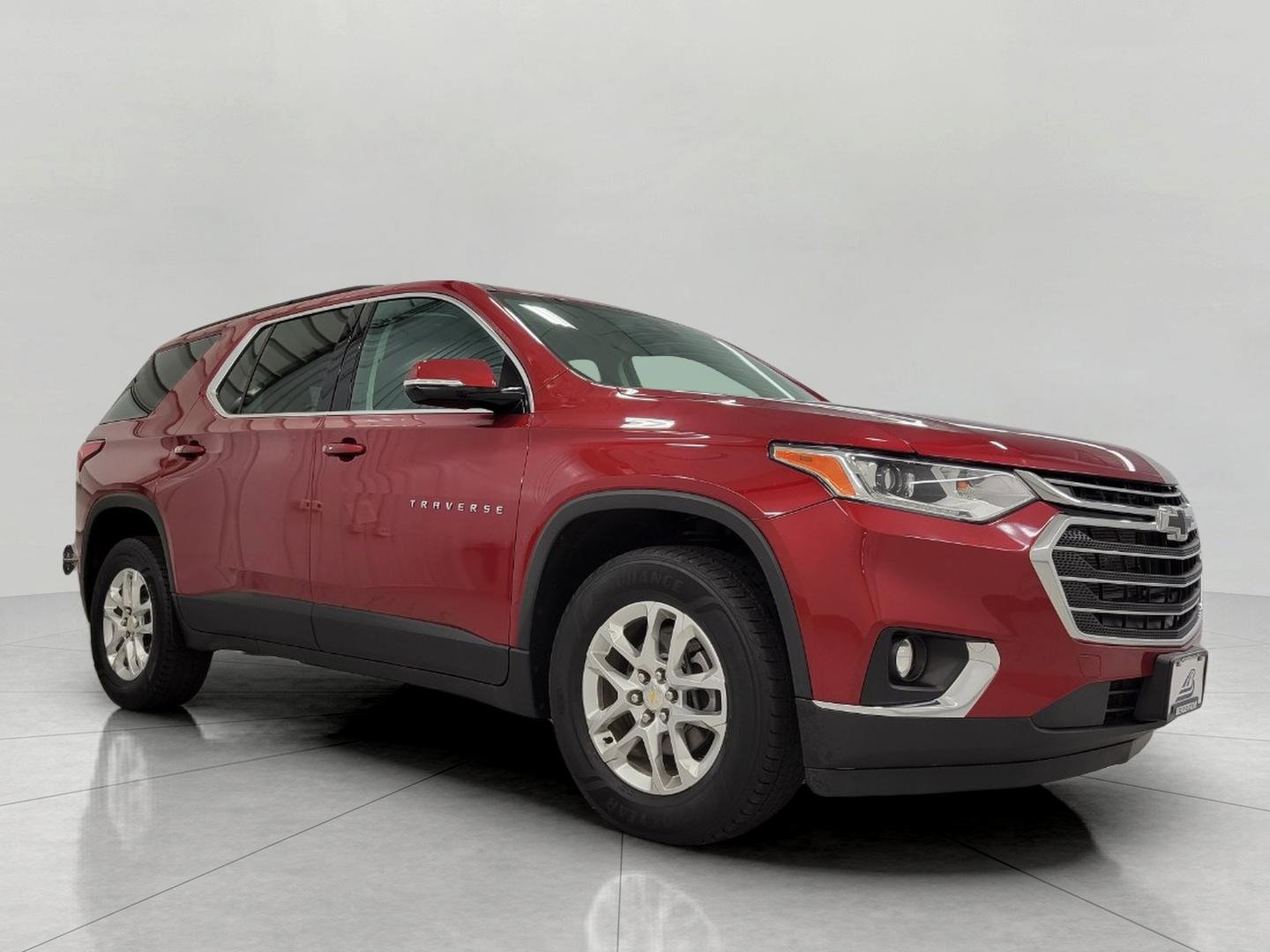 Used 2020 Chevrolet Traverse LT w/ LPO, Floor Liner Package AWD/4WD image 1