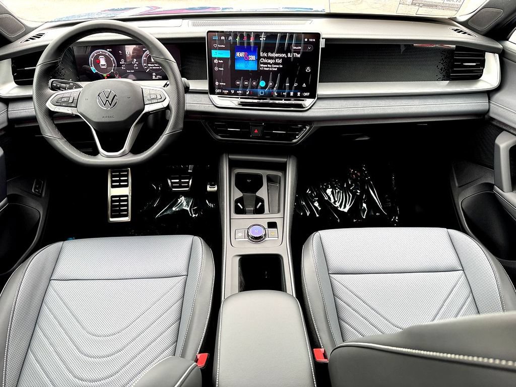New 2026 Volkswagen Tiguan SE R-Line FWD image 18