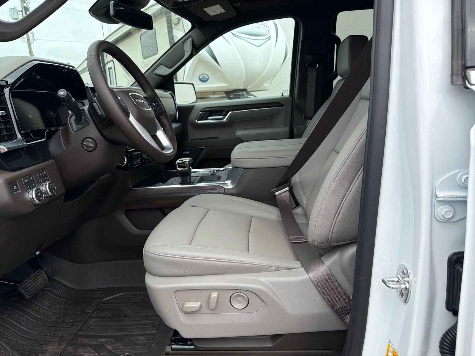 New 2026 GMC Sierra 1500 SLT AWD/4WD image 13