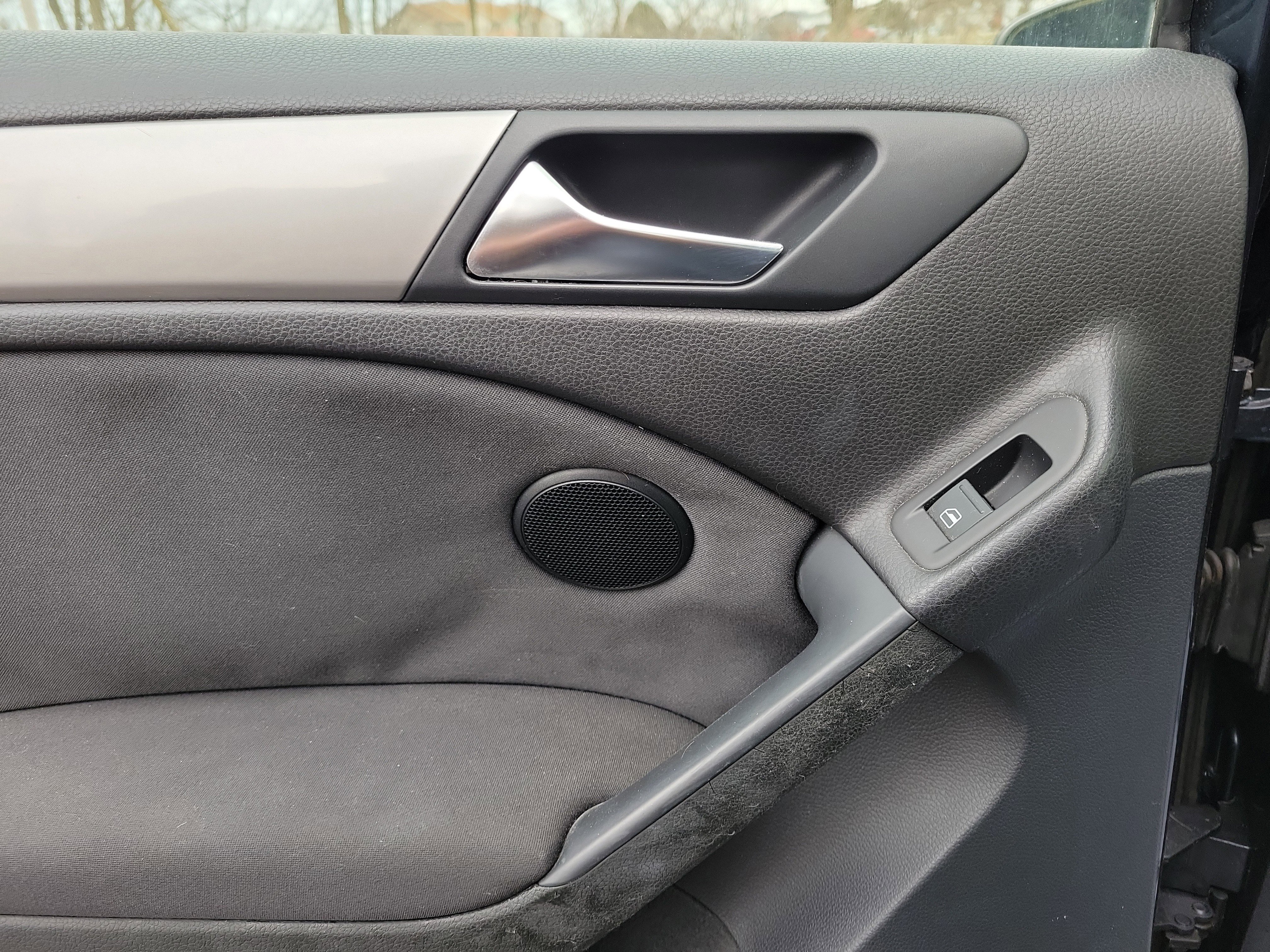 Used 2013 Volkswagen Golf 2.5L image 12