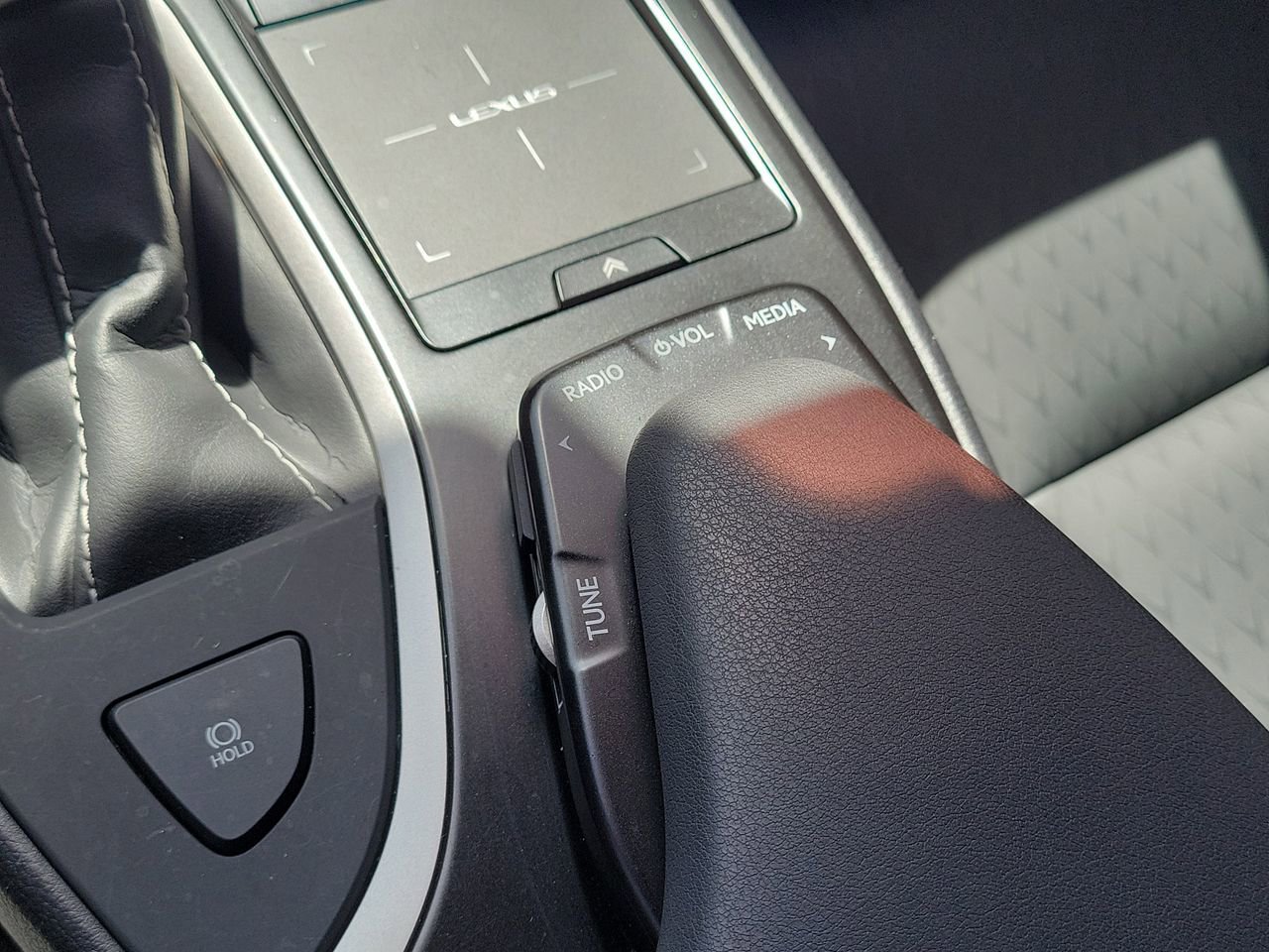 Used 2021 Lexus UX 200 image 20