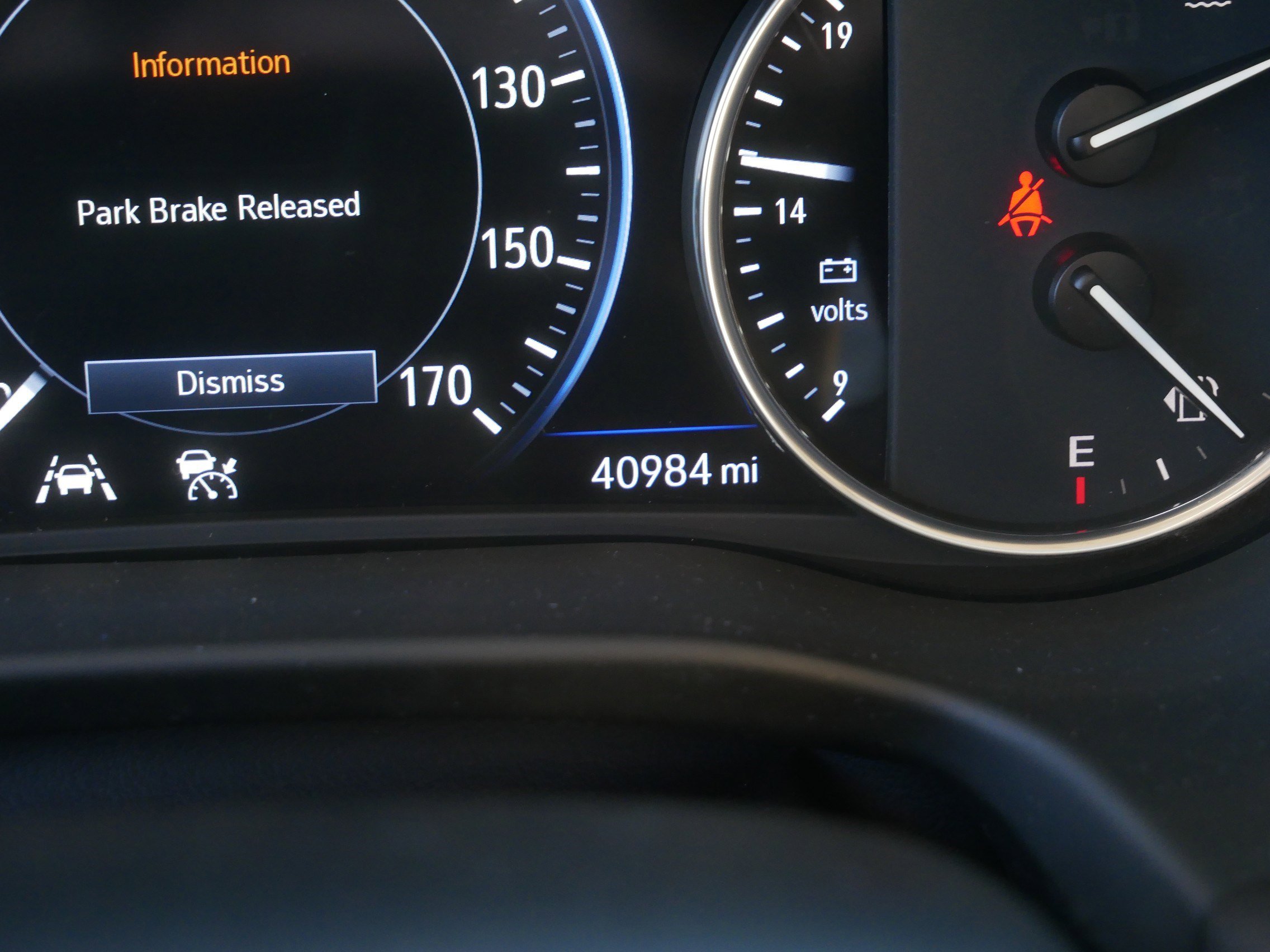 Used 2023 Buick Enclave Avenir w/ Avenir Technology Package image 39