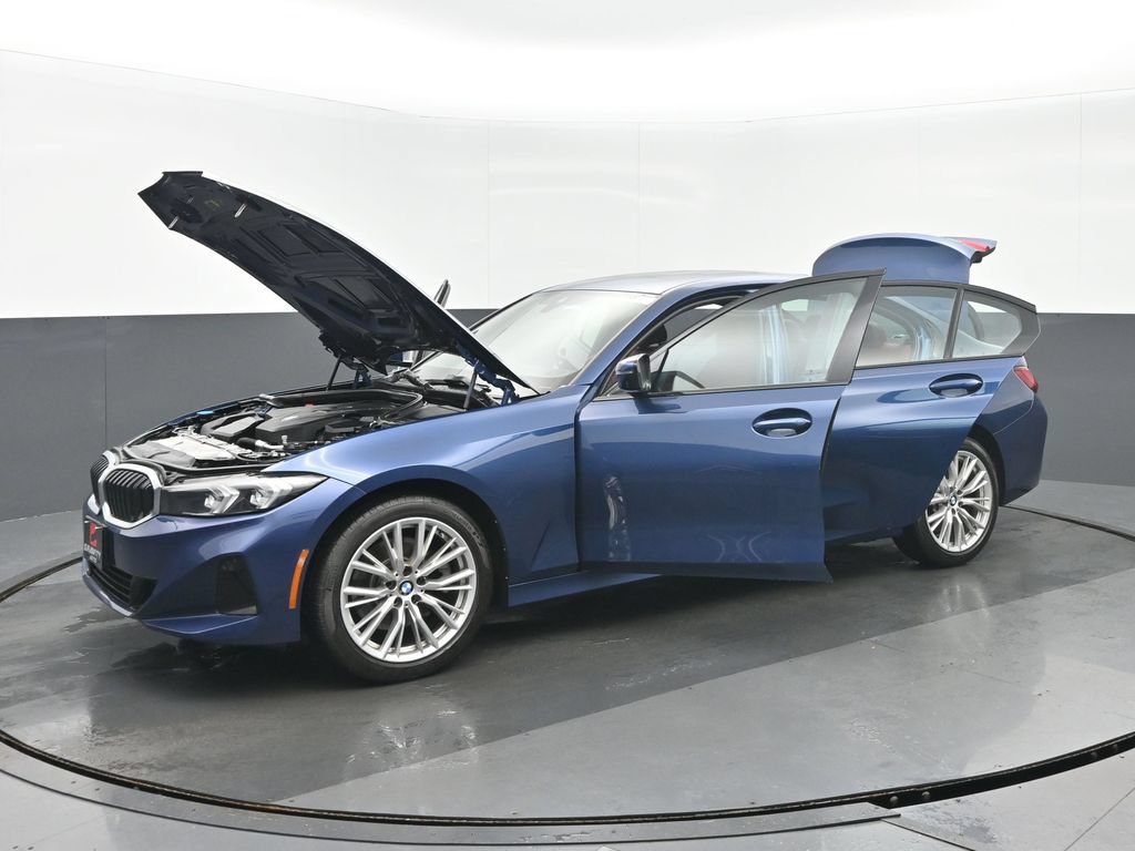 Used 2023 BMW 330i xDrive Sedan w/ Premium Package AWD/4WD image 41
