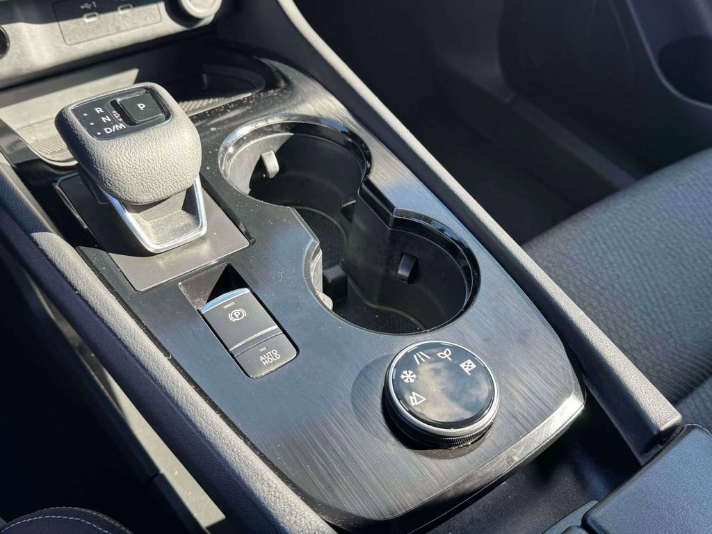 Certified 2024 Nissan Rogue SV image 30