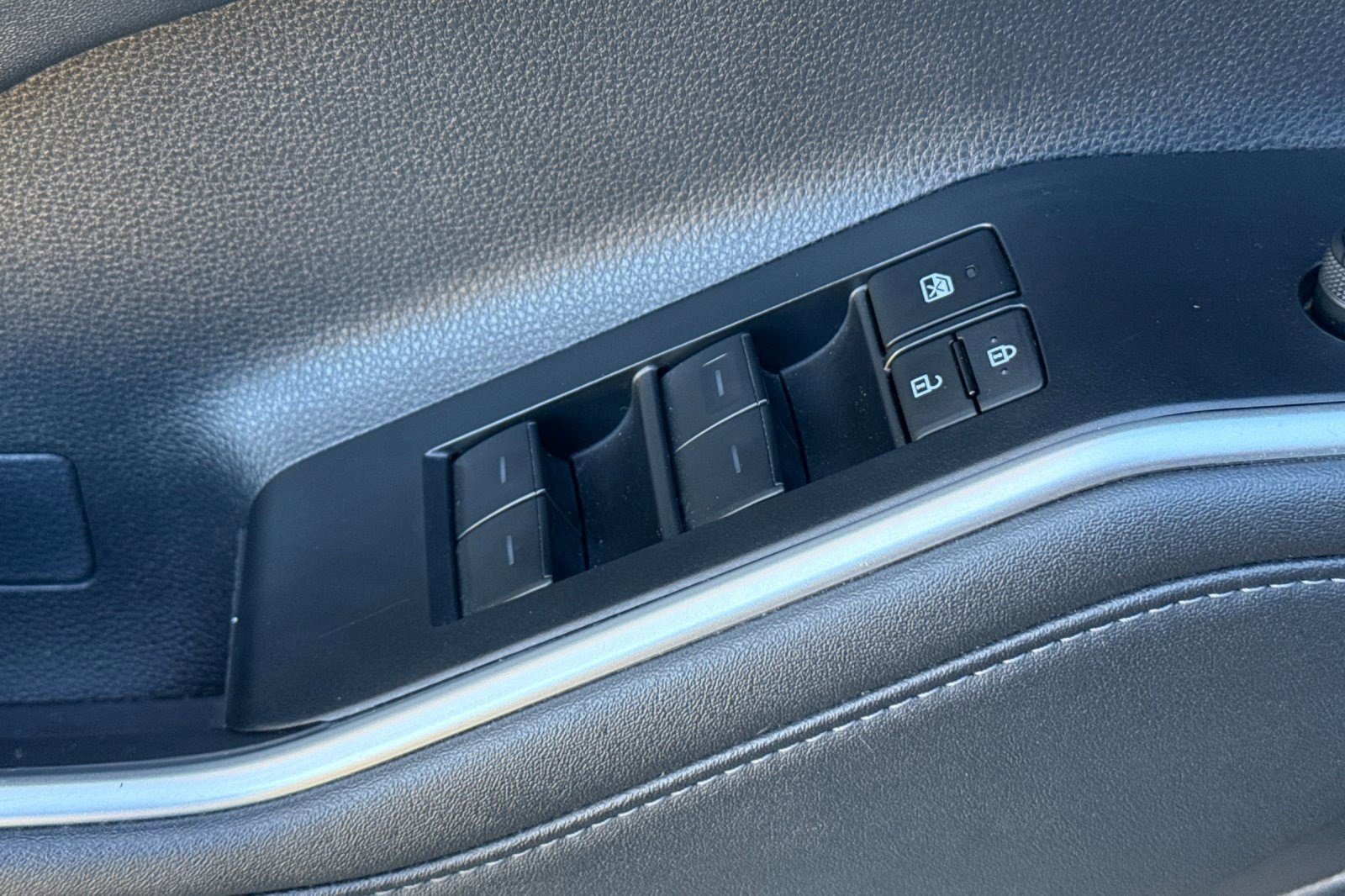 Used 2024 Toyota Highlander XLE image 12