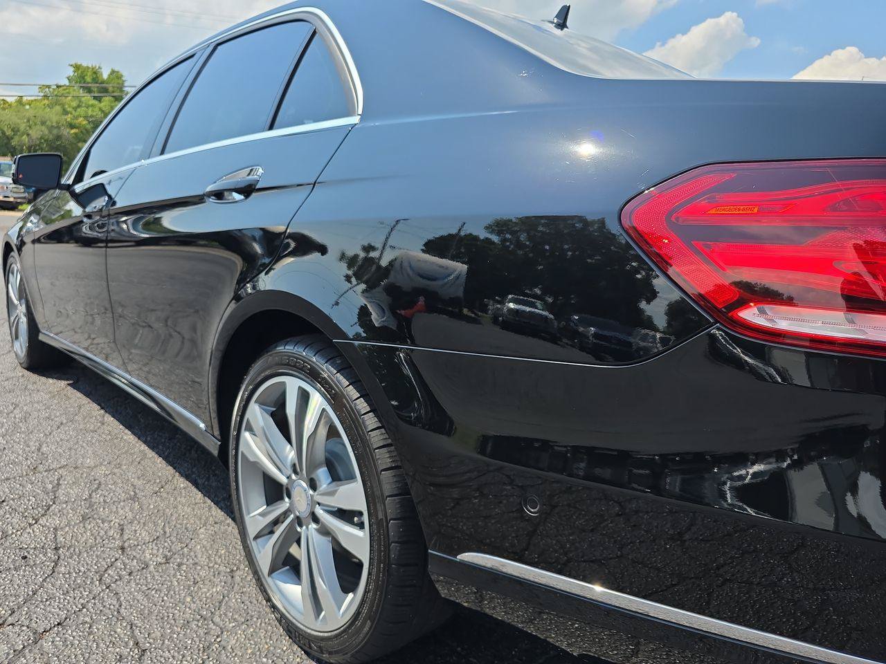 Used 2014 Mercedes-Benz E 350 4MATIC Sedan w/ Premium 1 Package image 33