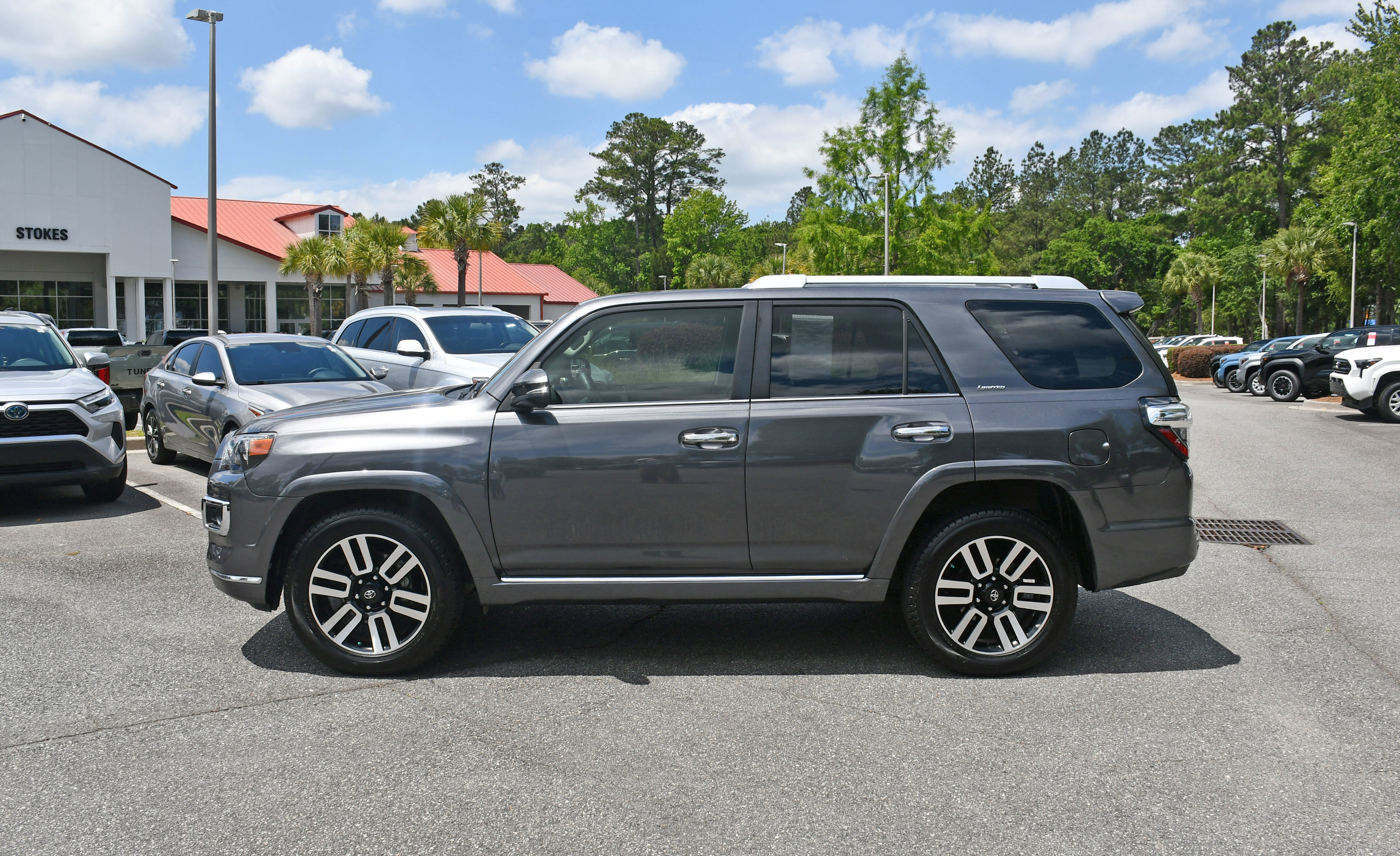 Used 2020 Toyota 4Runner Limited RWD image 2