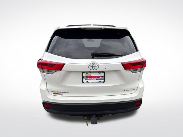 Used 2017 Toyota Highlander XLE AWD/4WD image 4