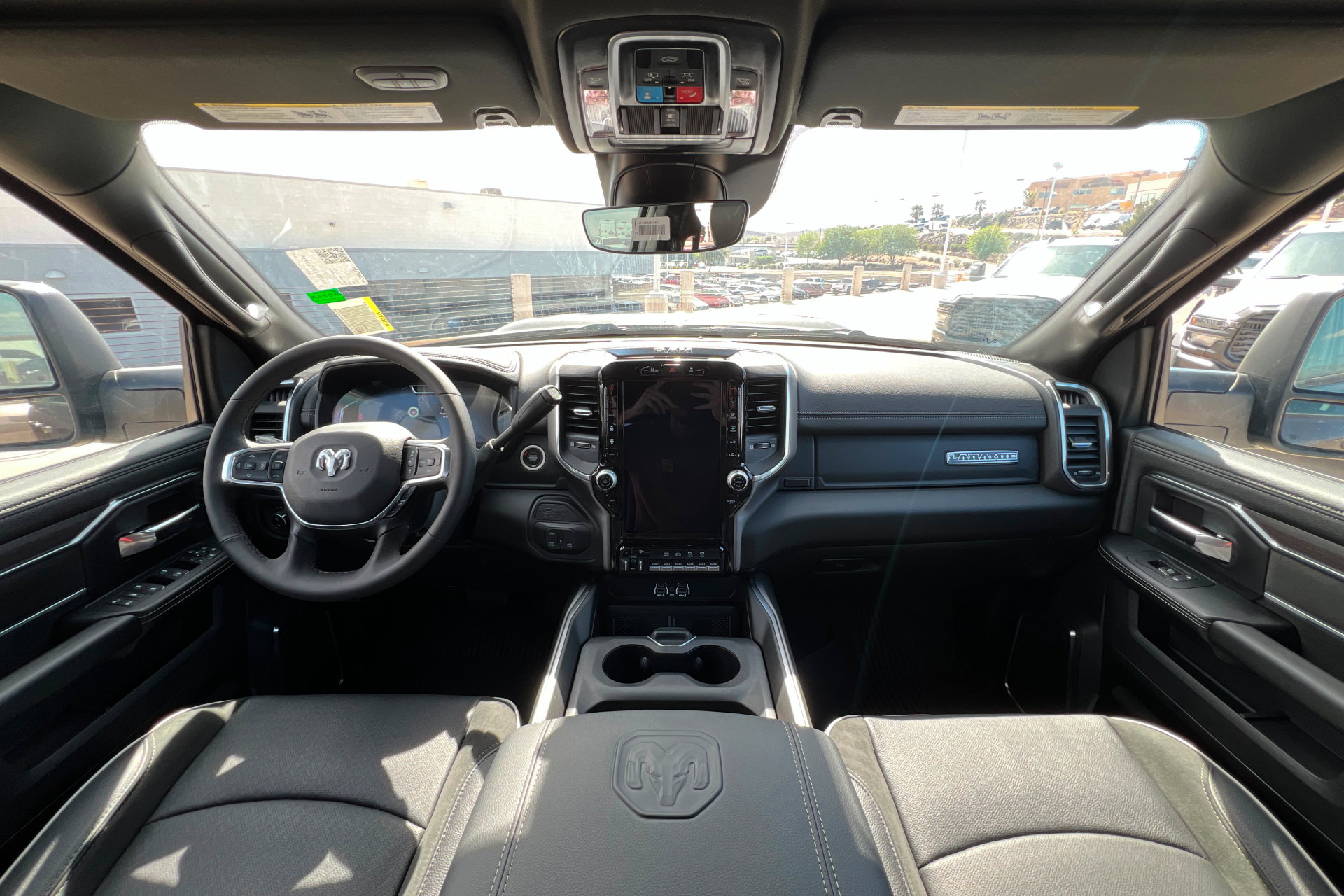 New 2026 RAM 3500 Laramie AWD/4WD image 9